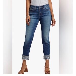 JAG Carter Girlfriend Jeans 16W Medium‎ Wash Floral Embroidered Cuff